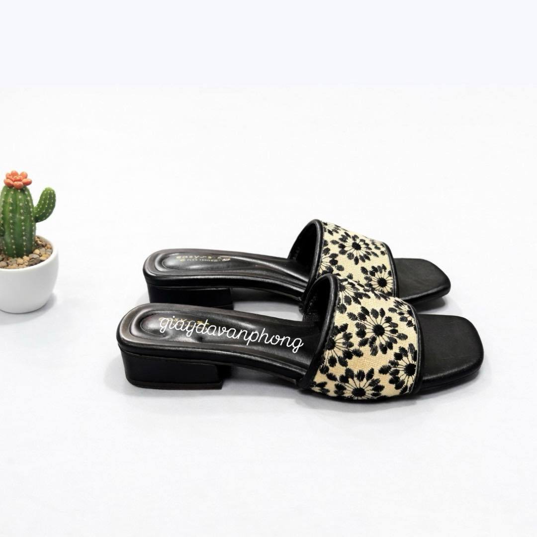 Dép quai ngang thêu hoa Easy Spirit