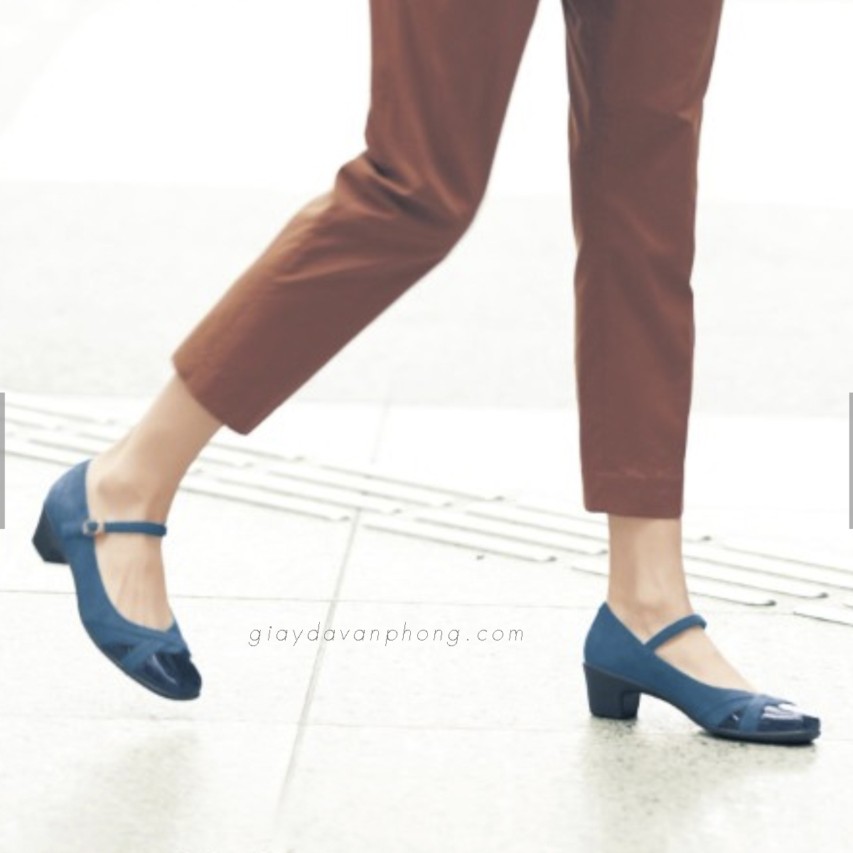GIÀY GÓT VUÔNG DA THẬT DÒNG NHẬT - PN01BL
