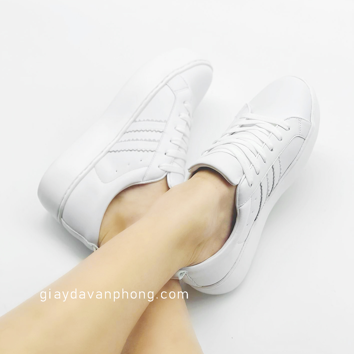 GIÀY SNEAKERS TRẮNG DA XỊN CHÍNH HÃNG FULLBOX